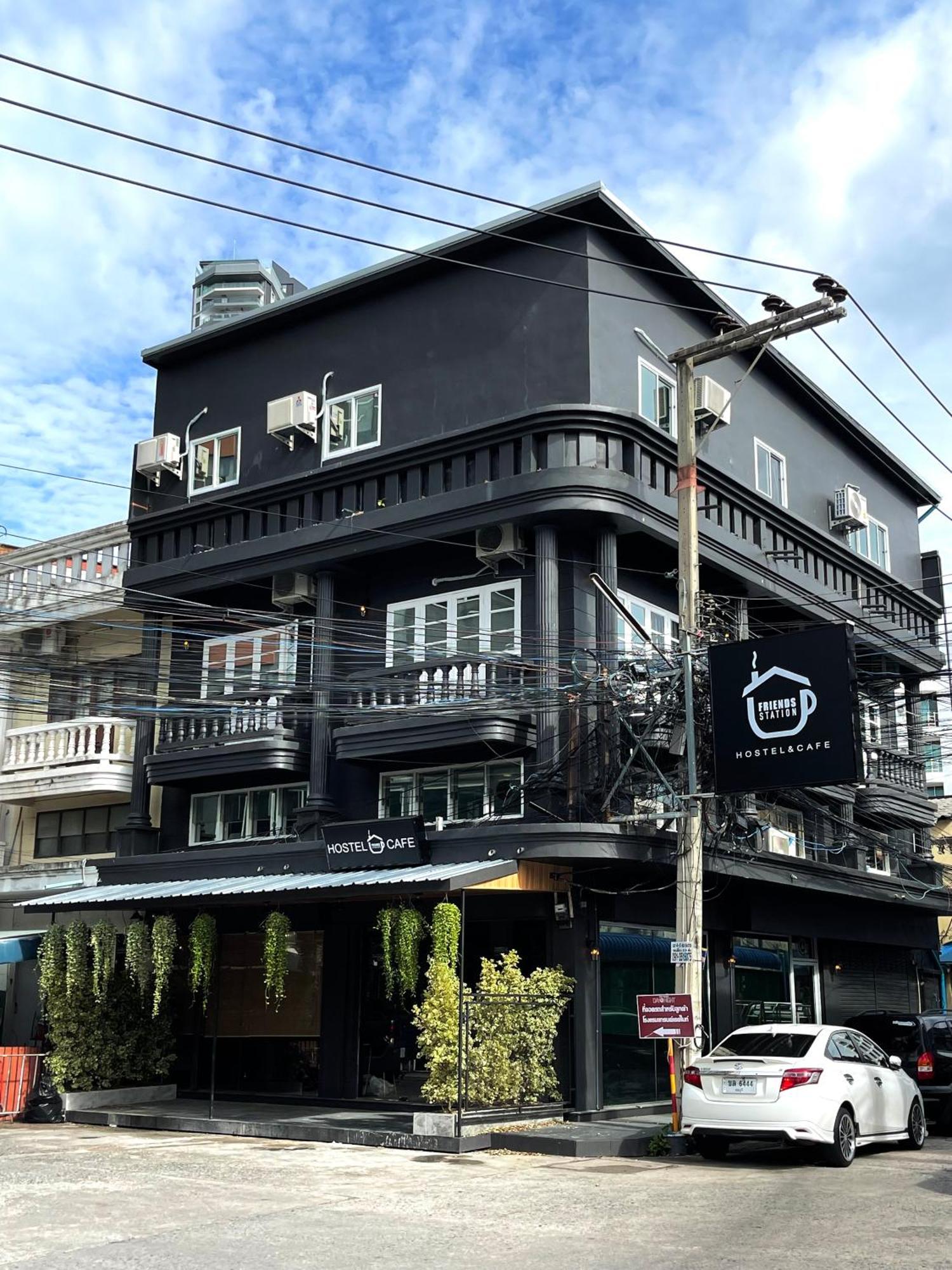Champagne Hostel & Cafe Паттайя Экстерьер фото