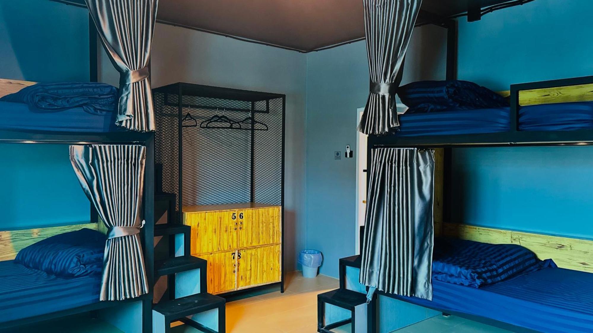 Champagne Hostel & Cafe Паттайя Экстерьер фото