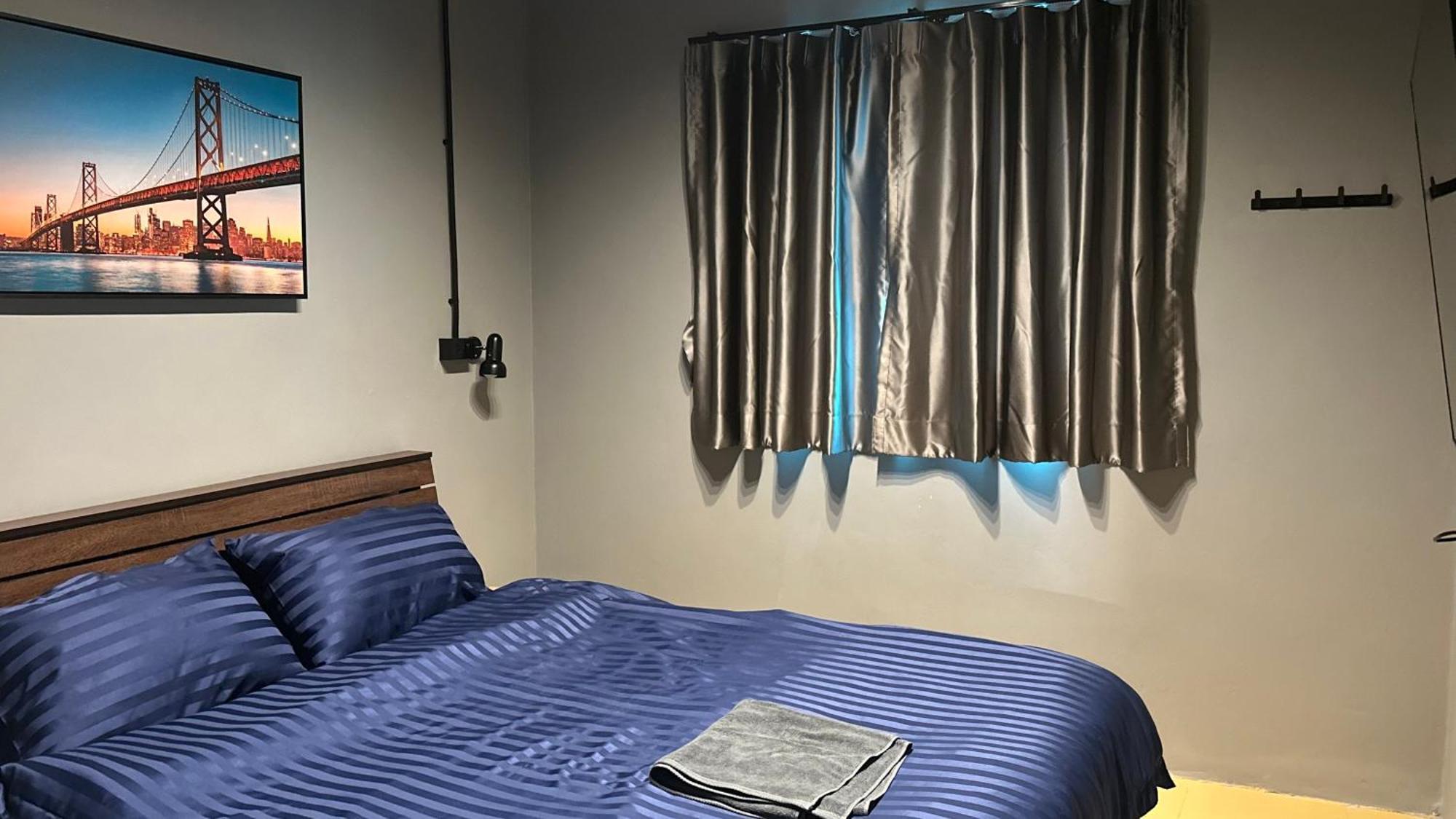 Champagne Hostel & Cafe Паттайя Экстерьер фото